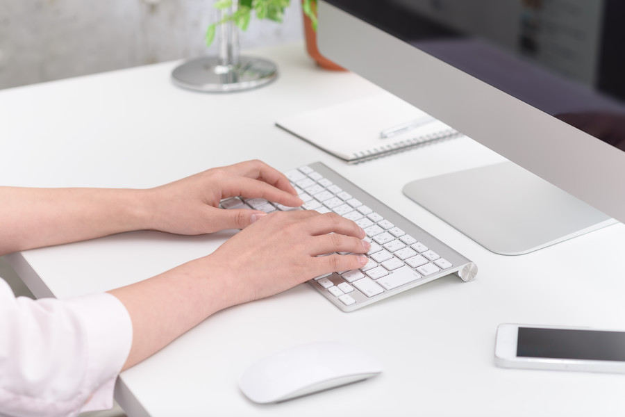 上海刑事案件律師視角:敲詐勒索的代價(jià)——從李某敲詐海底撈案看法律的紅線