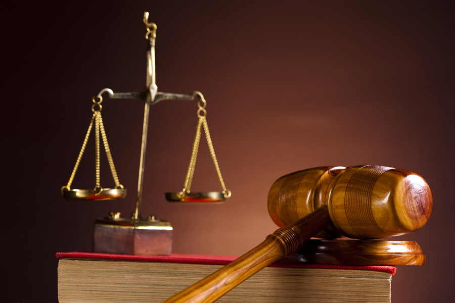 上海職務(wù)犯罪律師視角：70歲女廳官艾書琴被開除黨籍事件的法律與道德審視