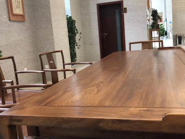 普陀刑事律師為您講解：偽造、盜竊、買賣武裝部隊專用標(biāo)志管理定義