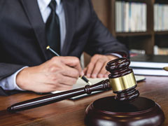 <b>上海刑事拘留律師解讀：哪些違法行為會導(dǎo)致刑事拘留？</b>