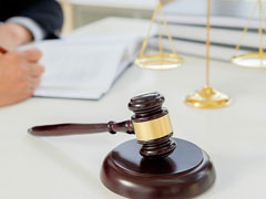 <b>寶山區(qū)刑事律師視角下經(jīng)濟(jì)犯罪的多維審視與應(yīng)對策略</b>